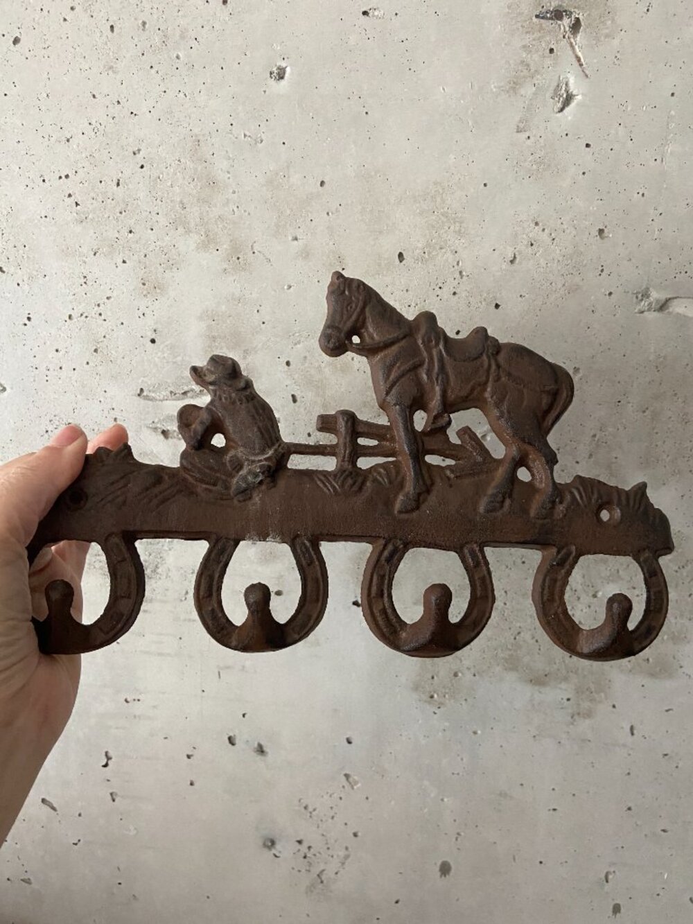 Vintage-Style Cast Iron Cowboy & Horse Wall Hook Rack – Western Décor